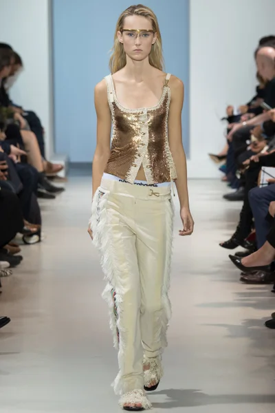 Look 24